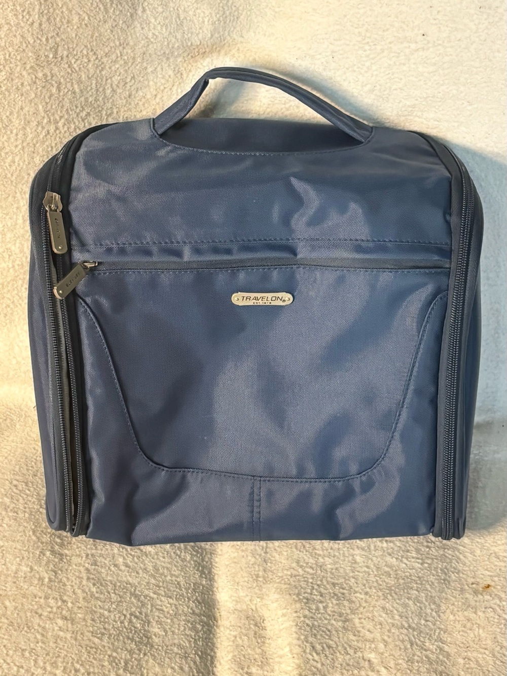 Travelon Men's Hanging Toiletry Organizer in Navy Blue